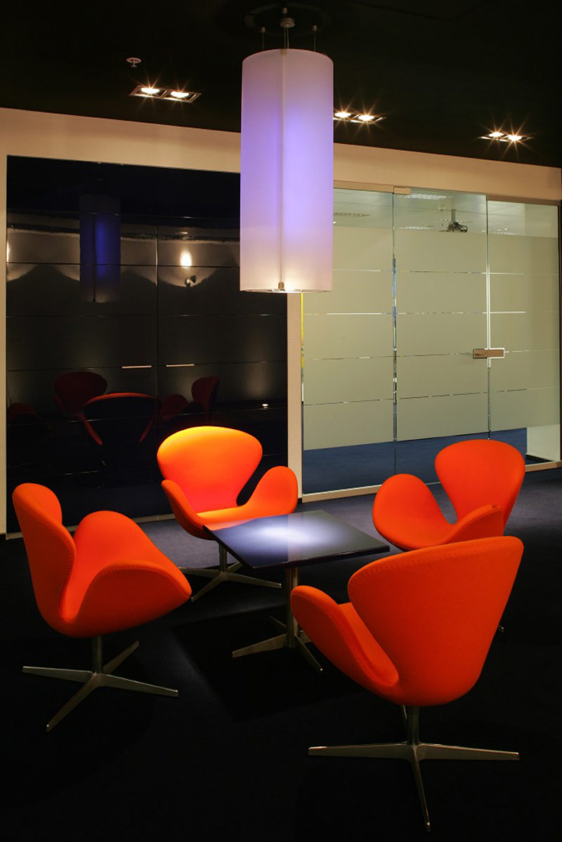 Aranżacja biura CTL LOGISTICS SA – inspirowana sztuką H.R. Gigera 